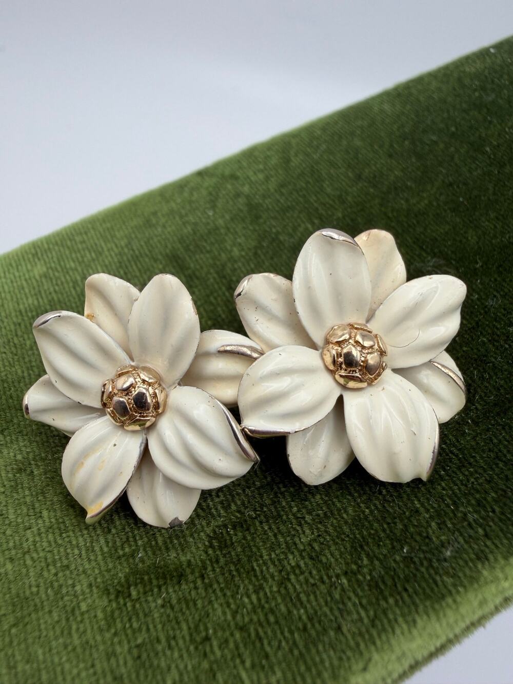 Vintage MONET Gold Tone & White Enamel Flower Clip-On Earrings